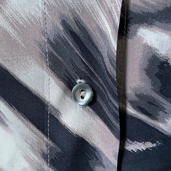 { Graham & Spencer } - Sleeveless Silk Top - Picture 4 of 5